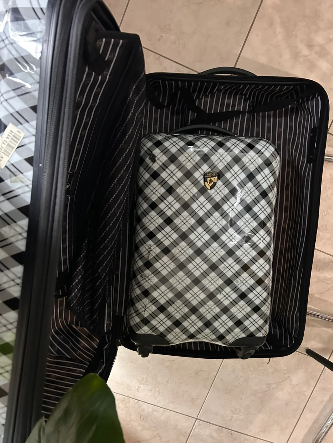 Heys Luggage Set image indicator(2)