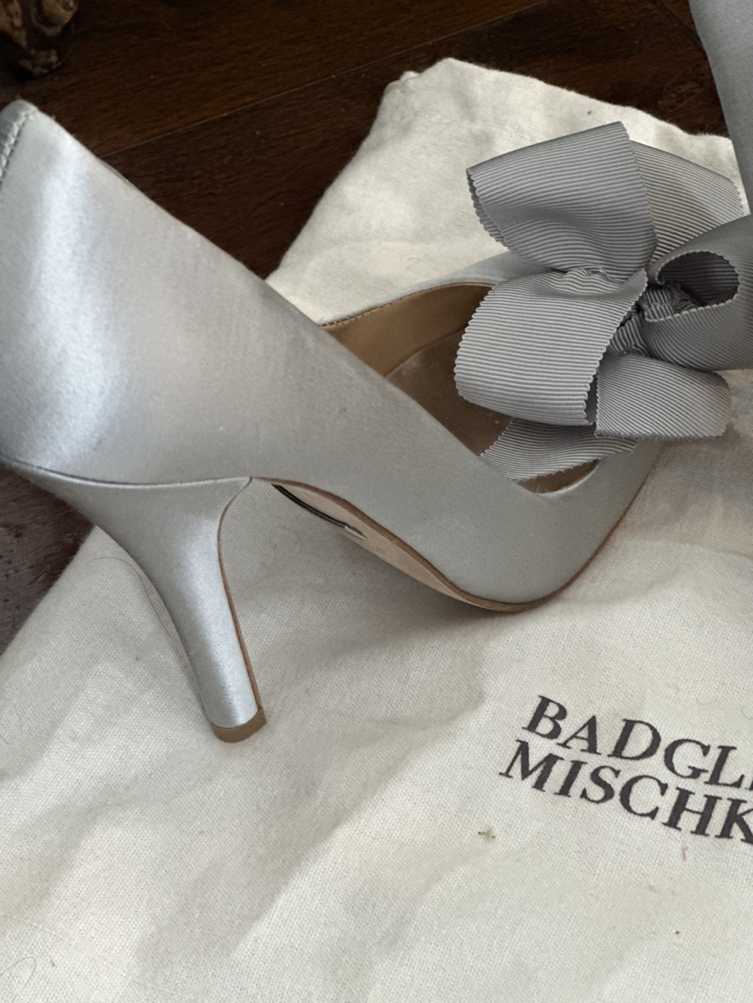 Badgley Mischka Silver Satin Heels - photo 2