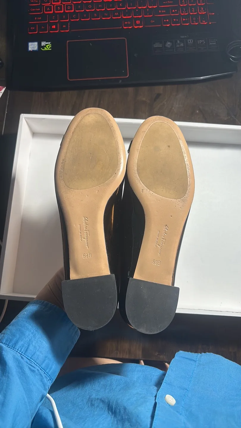 Salvatore Ferragamo Black Patent Leather Ballerina Flats image indicator(2)