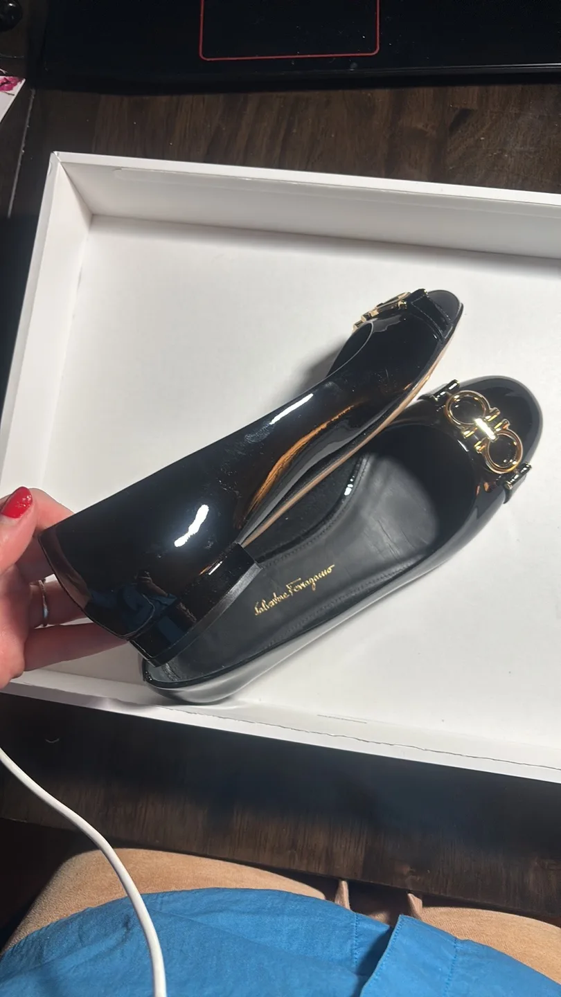 Salvatore Ferragamo Black Patent Leather Ballerina Flats image indicator(3)