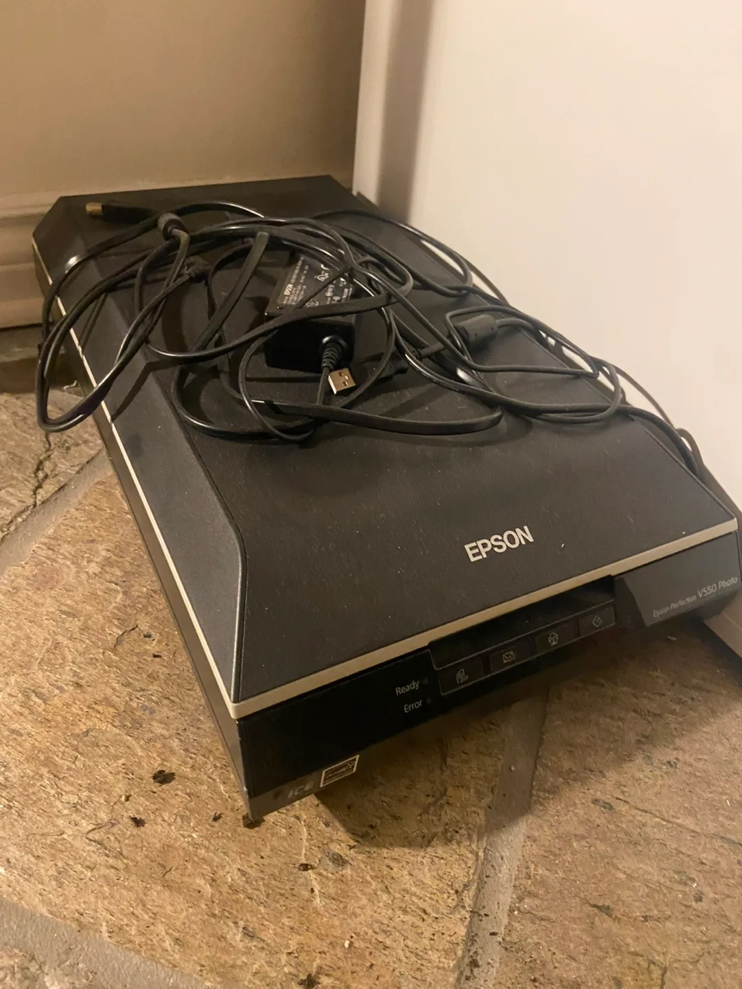Epson Perfection V550 Photo Scanner thumbnail