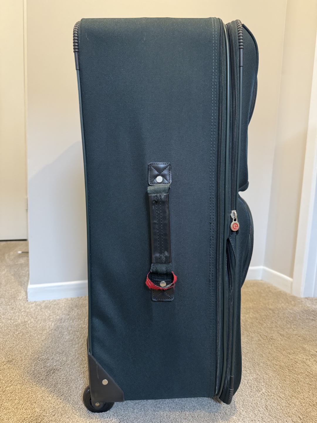 Atlantic 30” Suitcase Luggage - photo 4