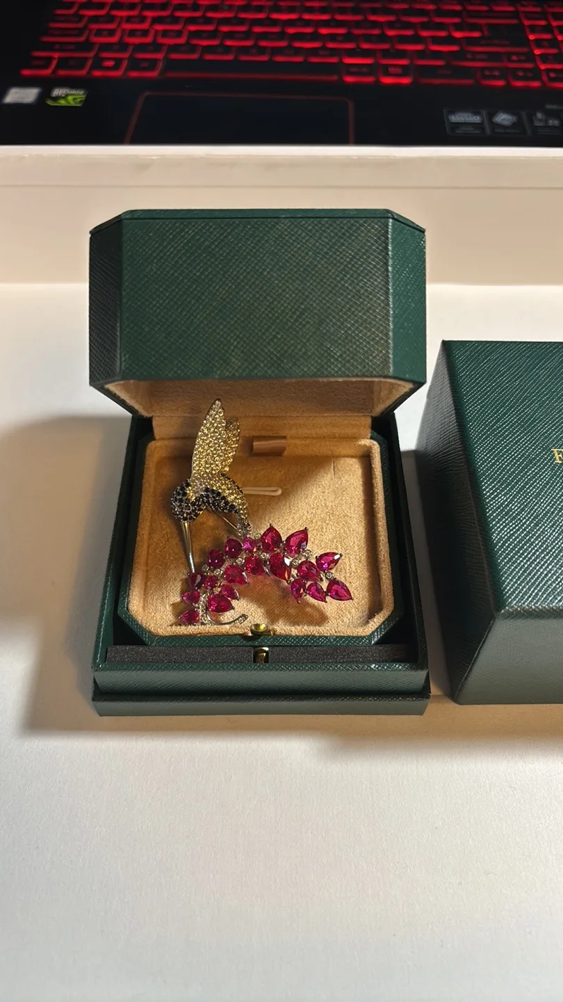 Fantasilvia Hummingbird Brooch image indicator(3)