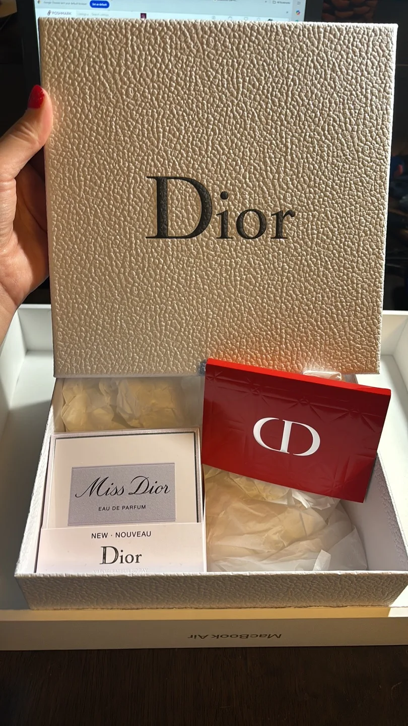 Miss Dior Eau de Parfum image indicator(2)