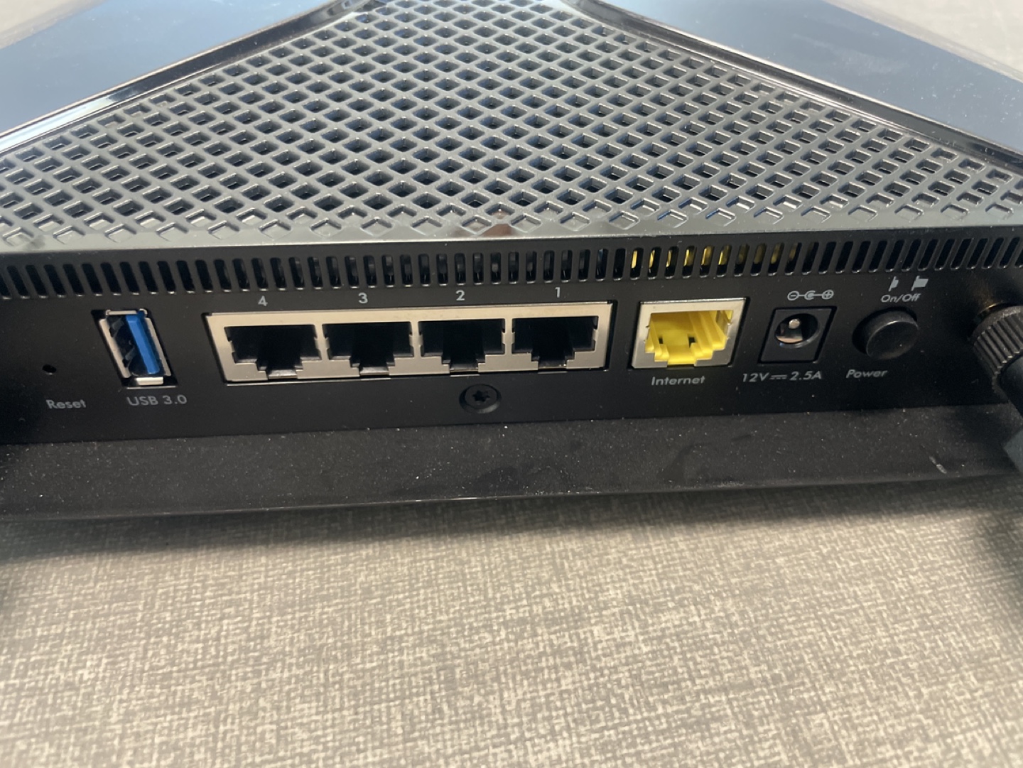NETGEAR Nighthawk AX6 6-Stream WiFi Router - photo 4