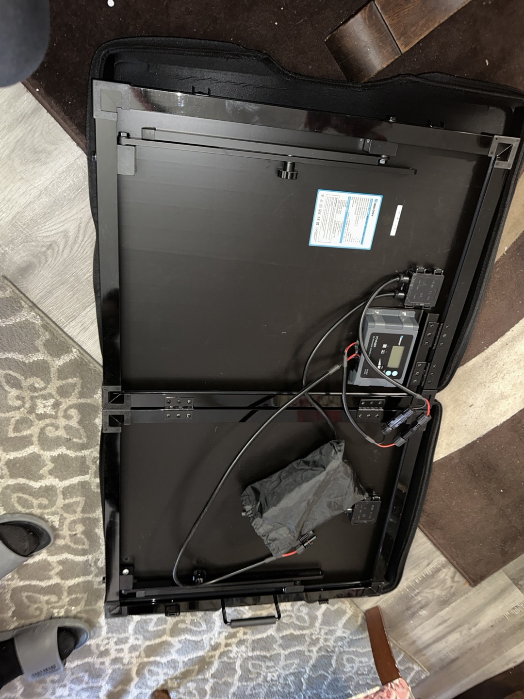 Renogy 100W Foldable Solar Panel Kit - photo 5