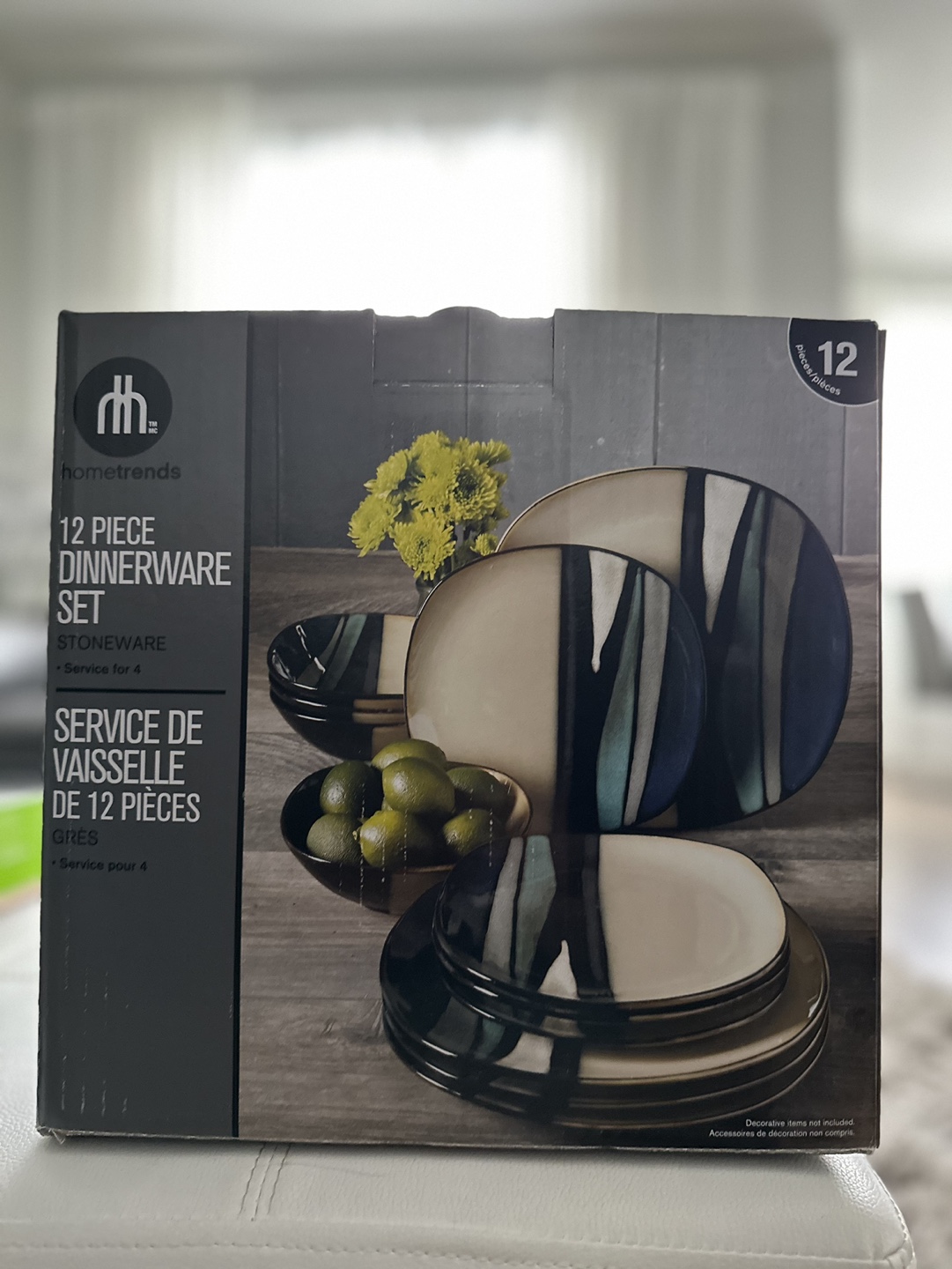 Hometrends 12 Piece Stoneware Dinnerware Set in Teal