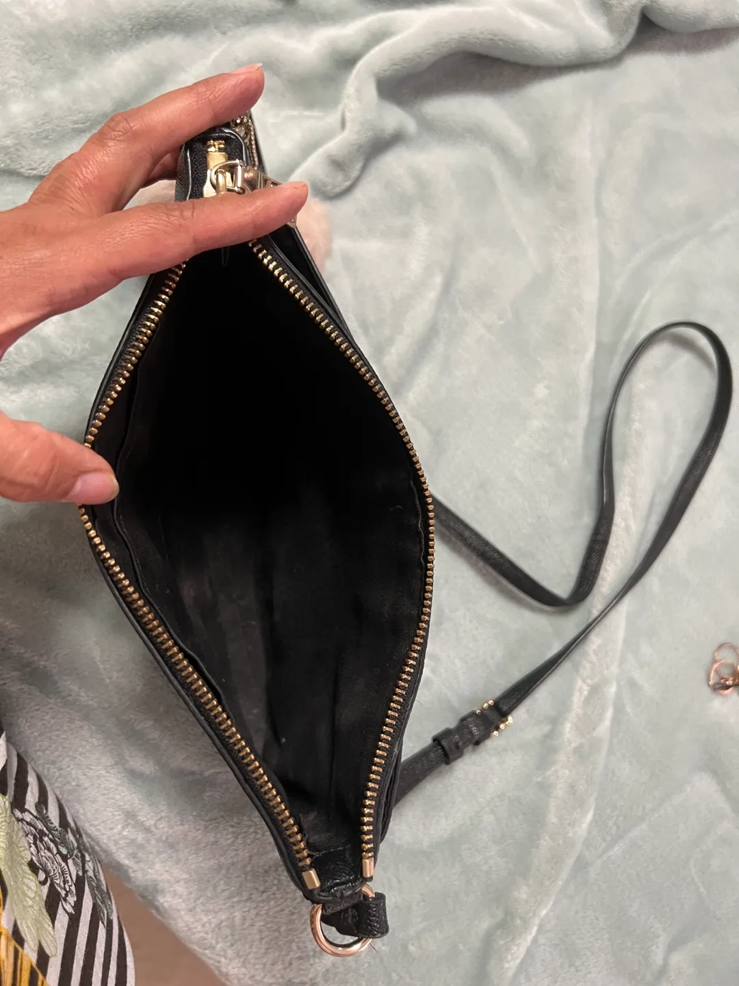 Coach Crossbody Bag image indicator(6)