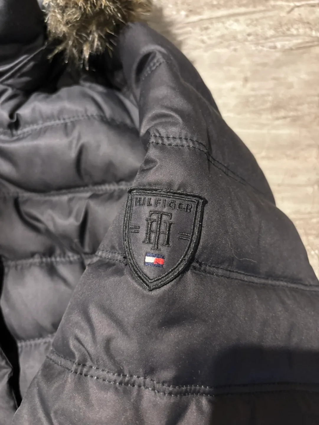 Like New Tommy Hilfiger warm women’s winter jacket size XS image indicator(4)