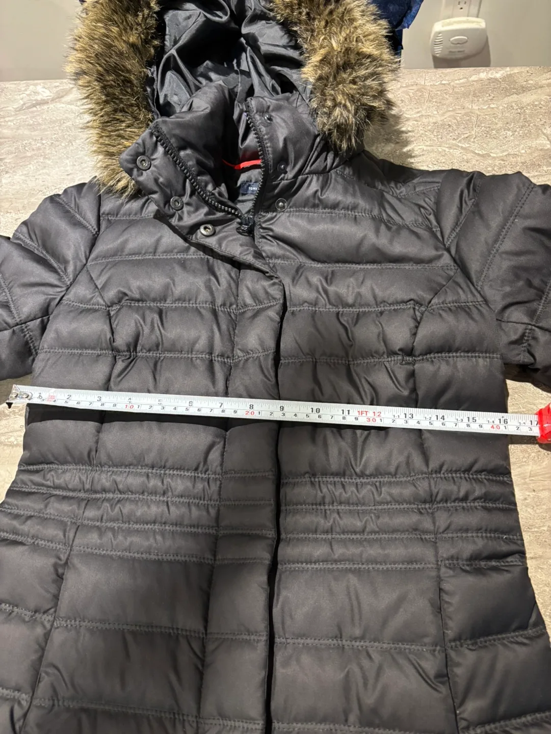 Like New Tommy Hilfiger warm women’s winter jacket size XS image indicator(2)