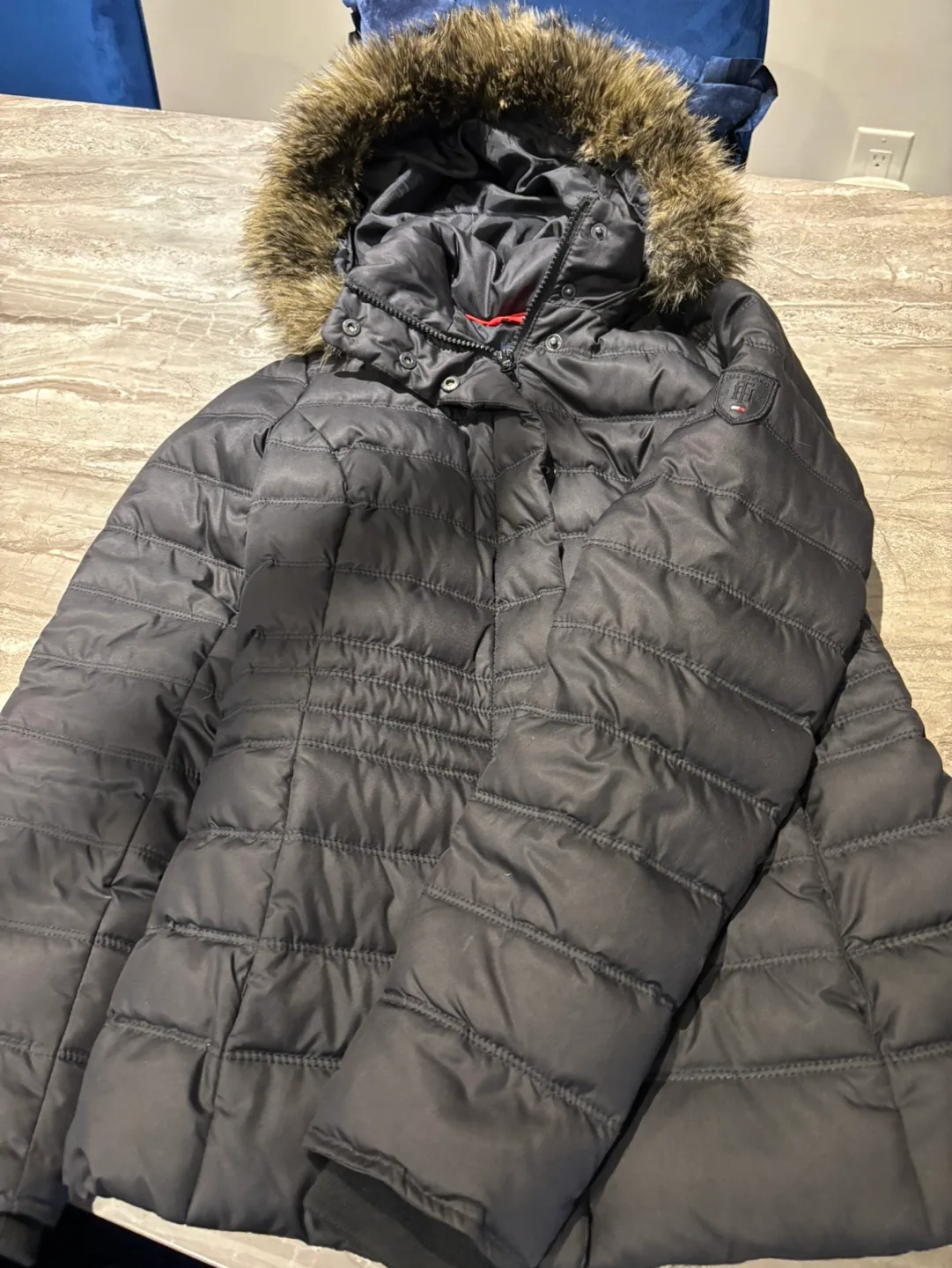 Like New Tommy Hilfiger warm women’s winter jacket size XS image indicator(10)