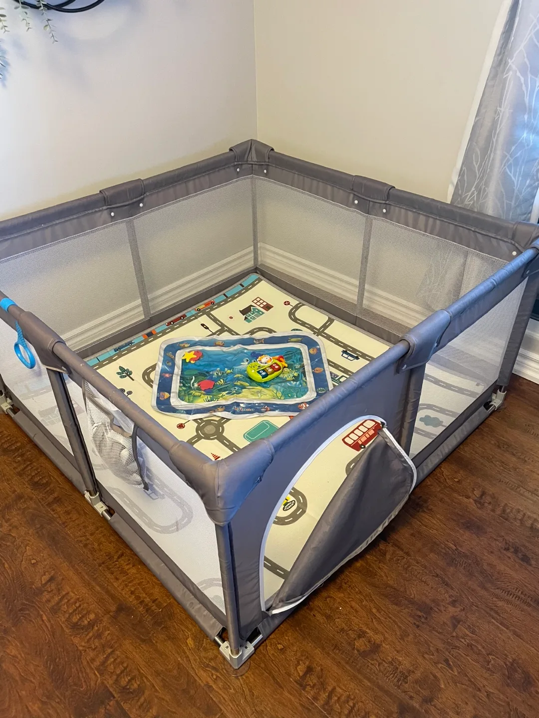 Playpen with Playmat thumbnail