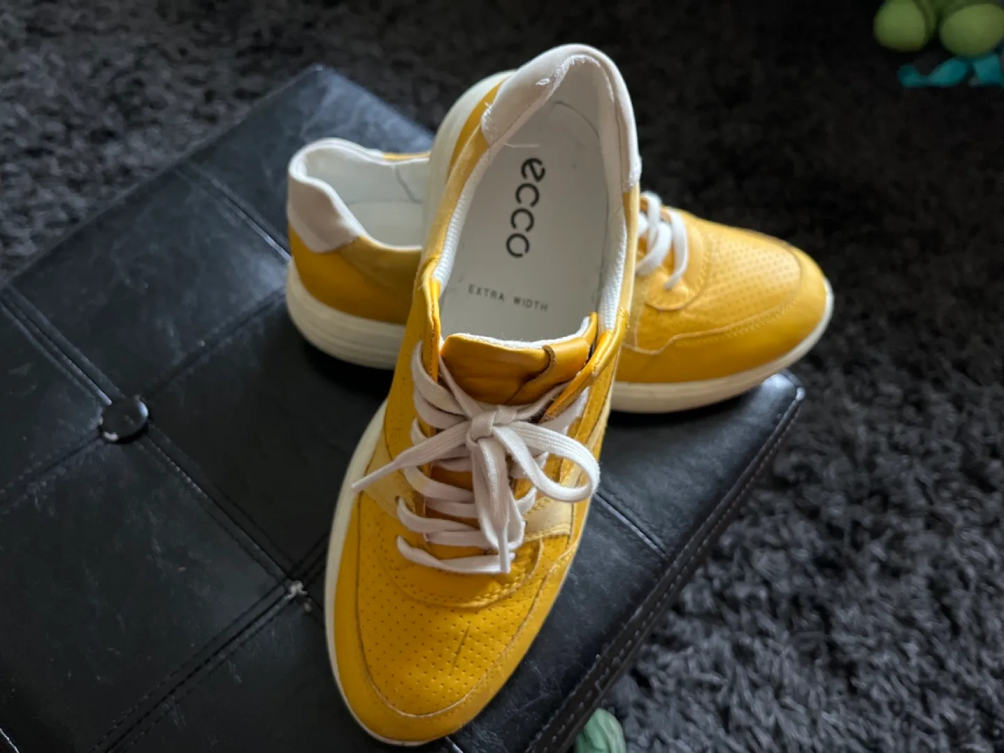 Ecco-Nice Yellow Shoes! image indicator(2)