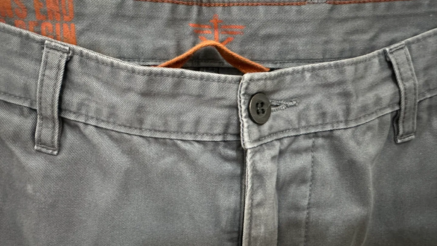 EUC | Dockers | Faded Green Gray Alpha Khaki Pants (Size 32x30) image indicator(7)