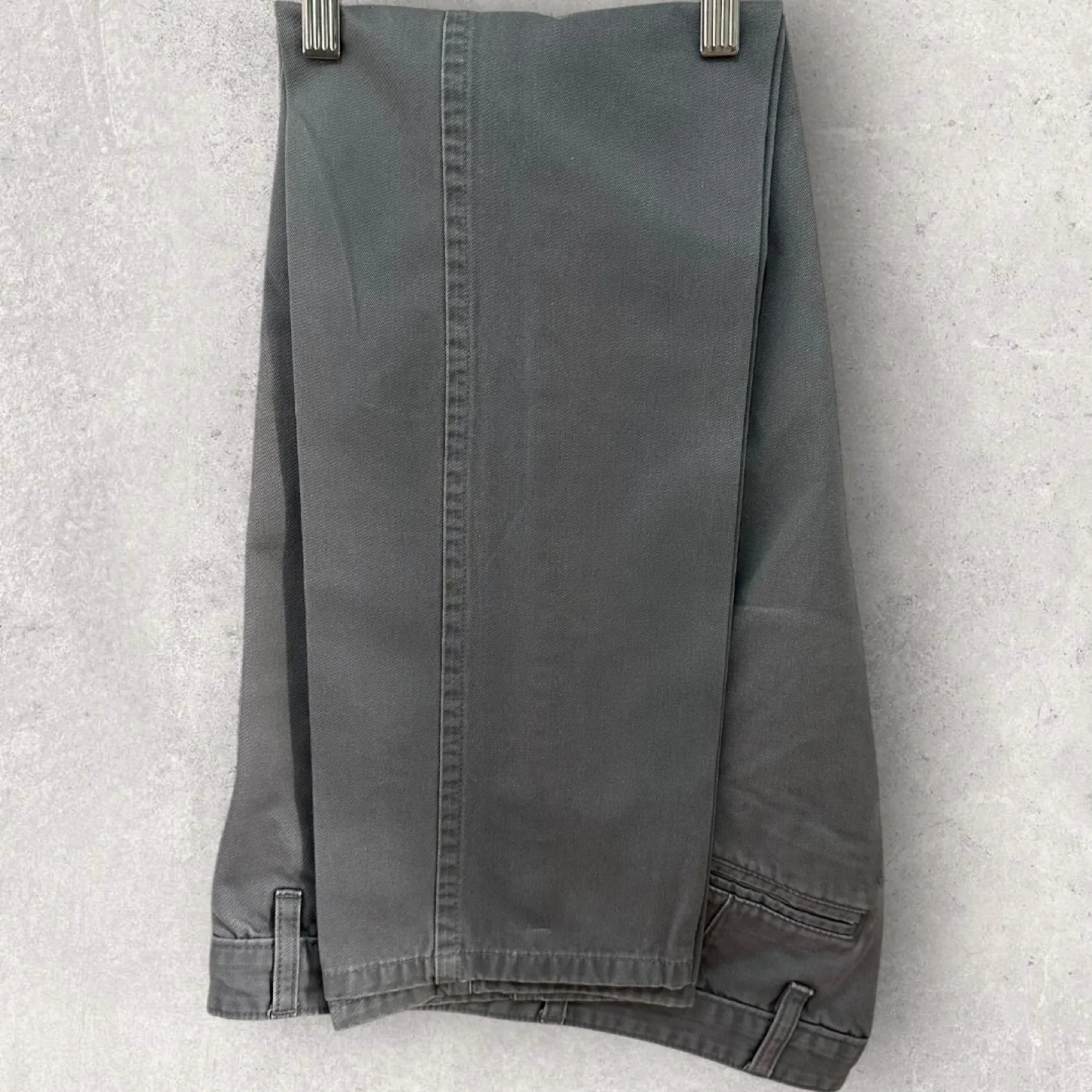 EUC | Dockers | Faded Green Gray Alpha Khaki Pants (Size 32x30) image indicator(4)