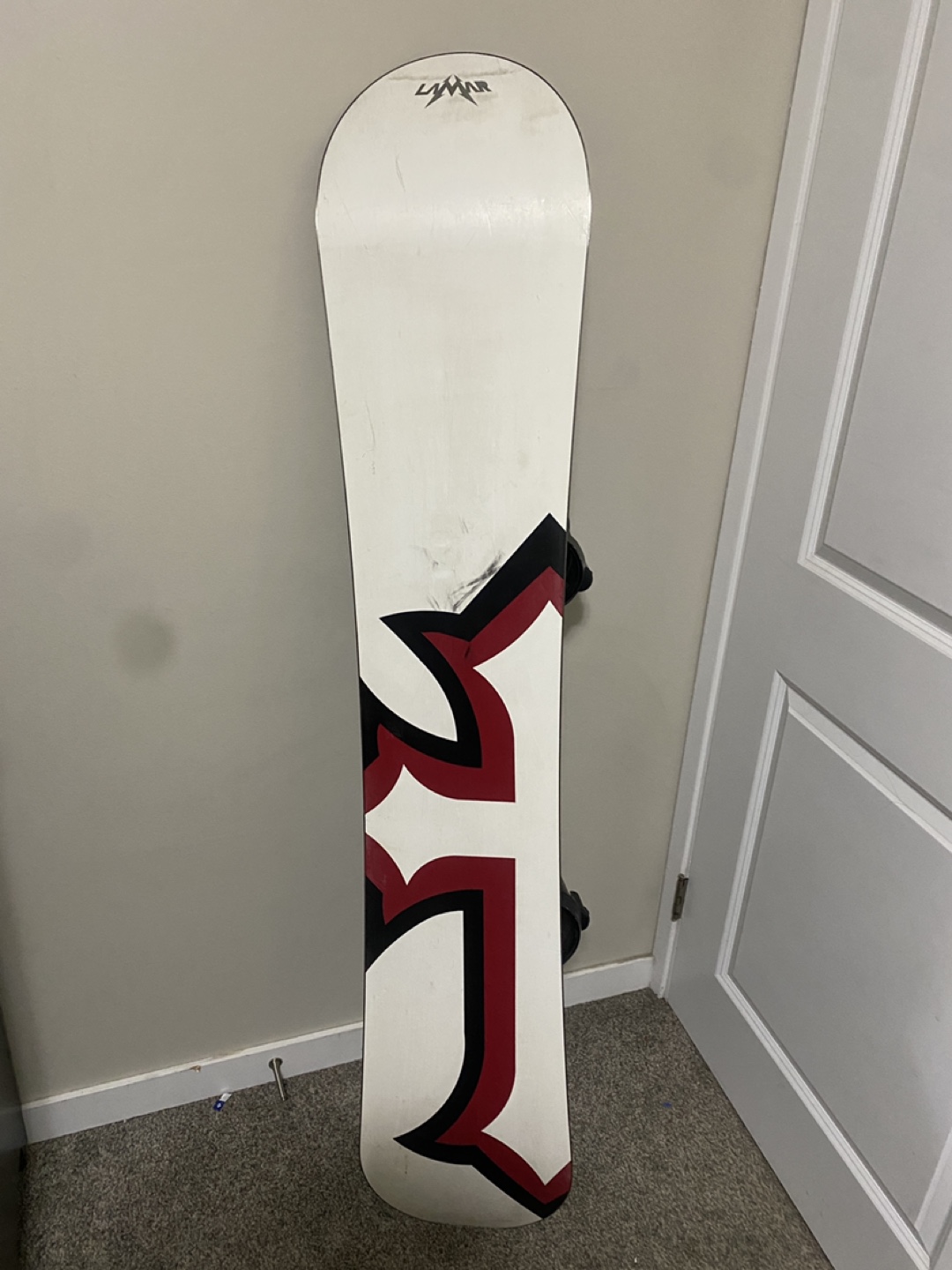 Used Lamar Snowboard with Bindings - photo 2