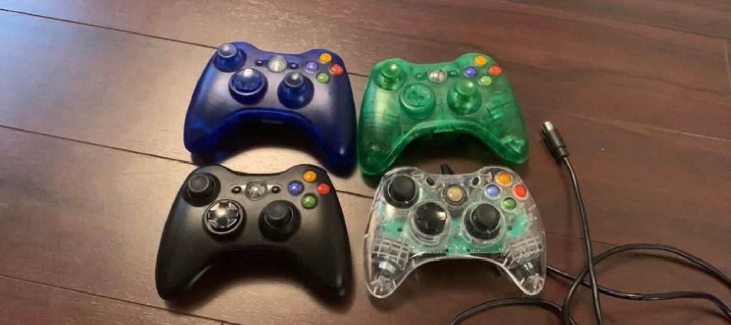 Xbox 360 Controllers (4) - photo 2