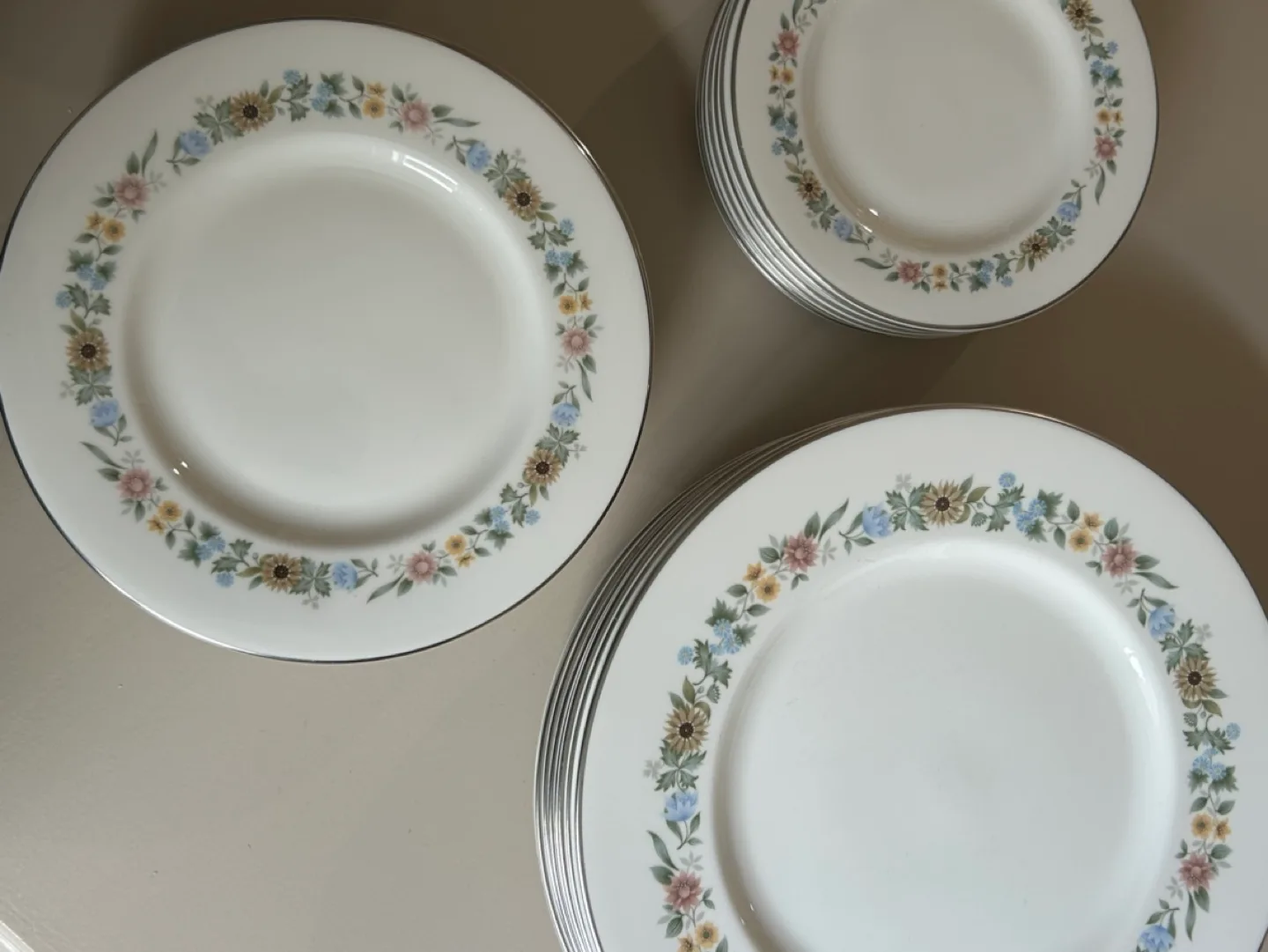 Royal Doulton 'Pastorale' set image indicator(5)
