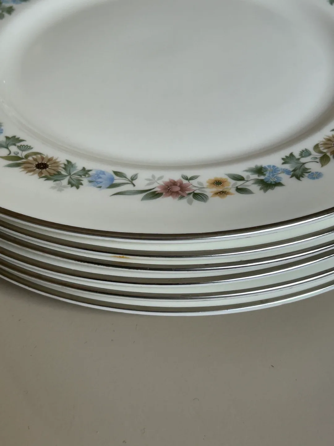 Royal Doulton 'Pastorale' set image indicator(2)