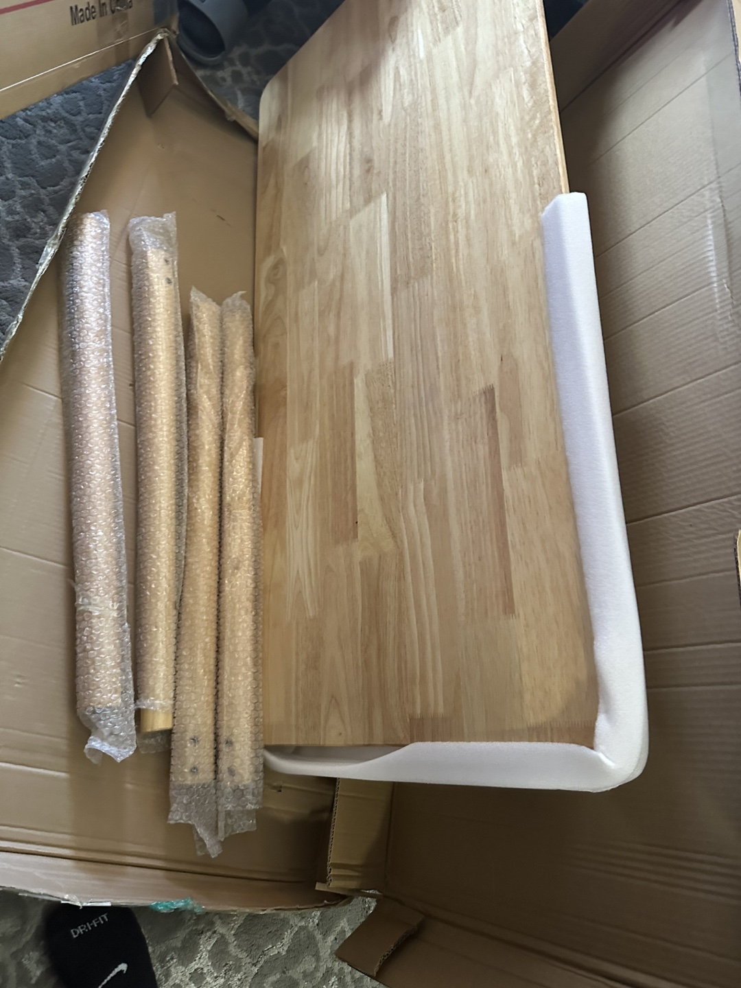 New Unassembled Table - photo 2