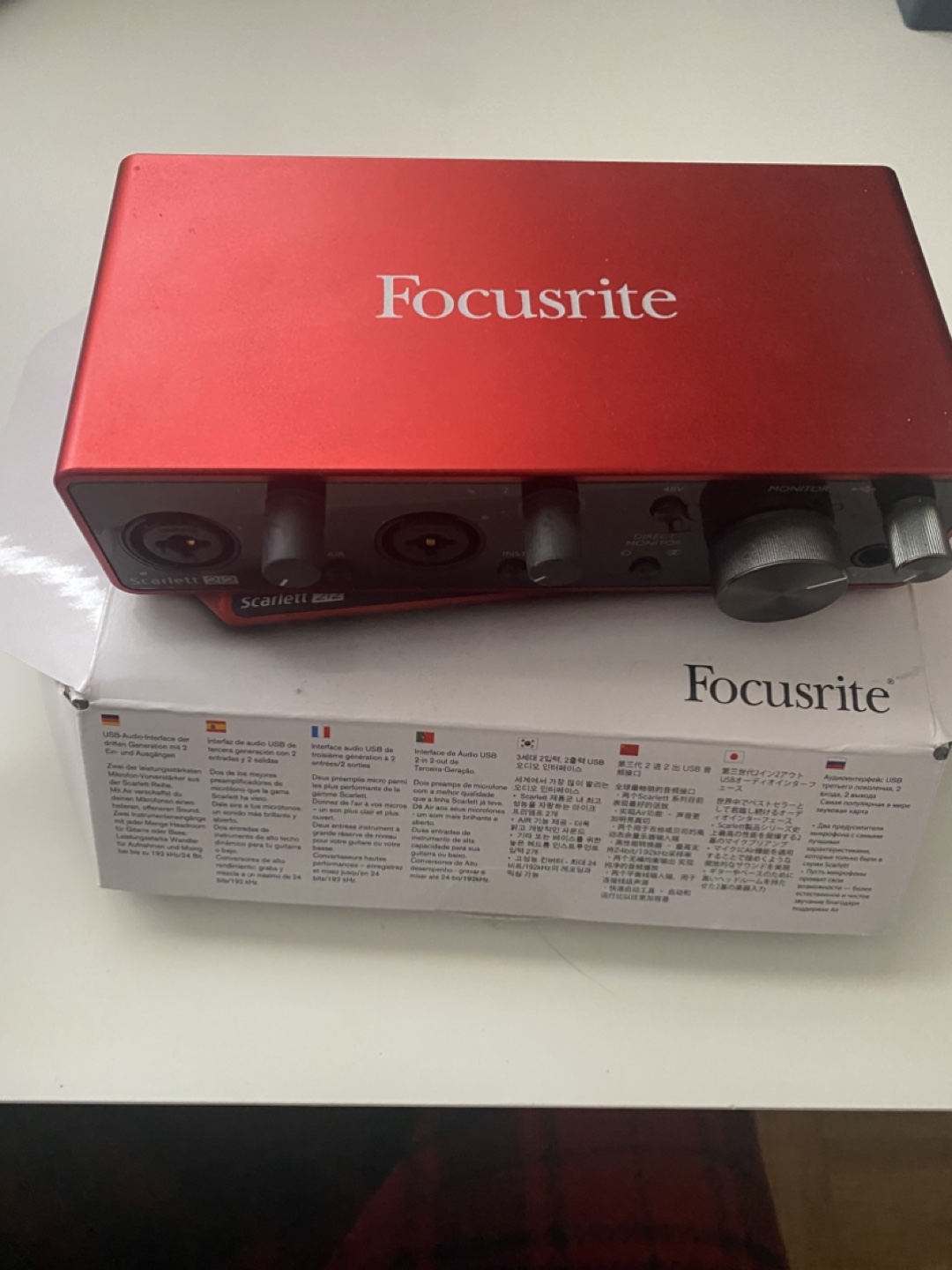 Focusrite Scarlett 2i2 Third Generation Audio  Interface - photo 3