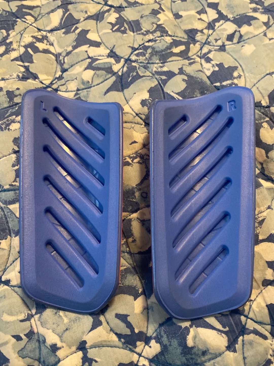 Puma Ultra Light Soccer Shin Guards image indicator(2)