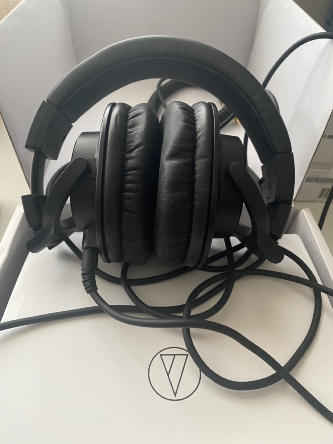 Audio-Technica ATH-M40x Headphones - photo 3