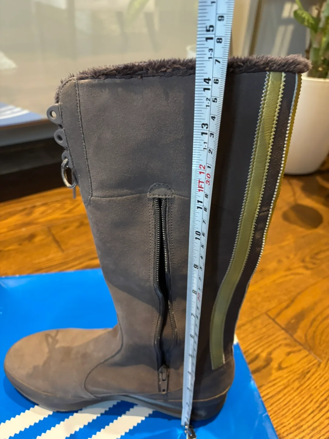 Like New! Rare Vintage Adidas Women's Boots size 7.5 image indicator(10)