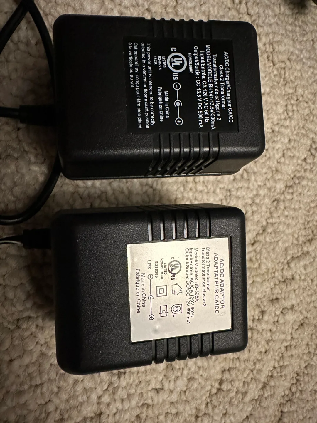 Lot of 7 AC Adapters image indicator(4)