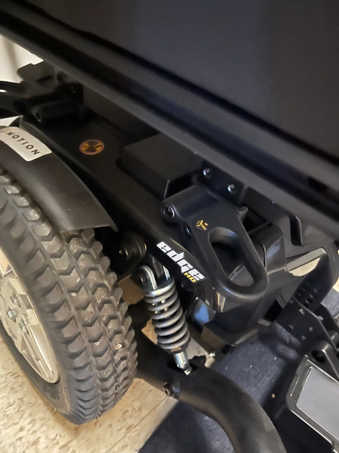 Quantum Geo-Matrix Bold Power Wheelchair image indicator(7)