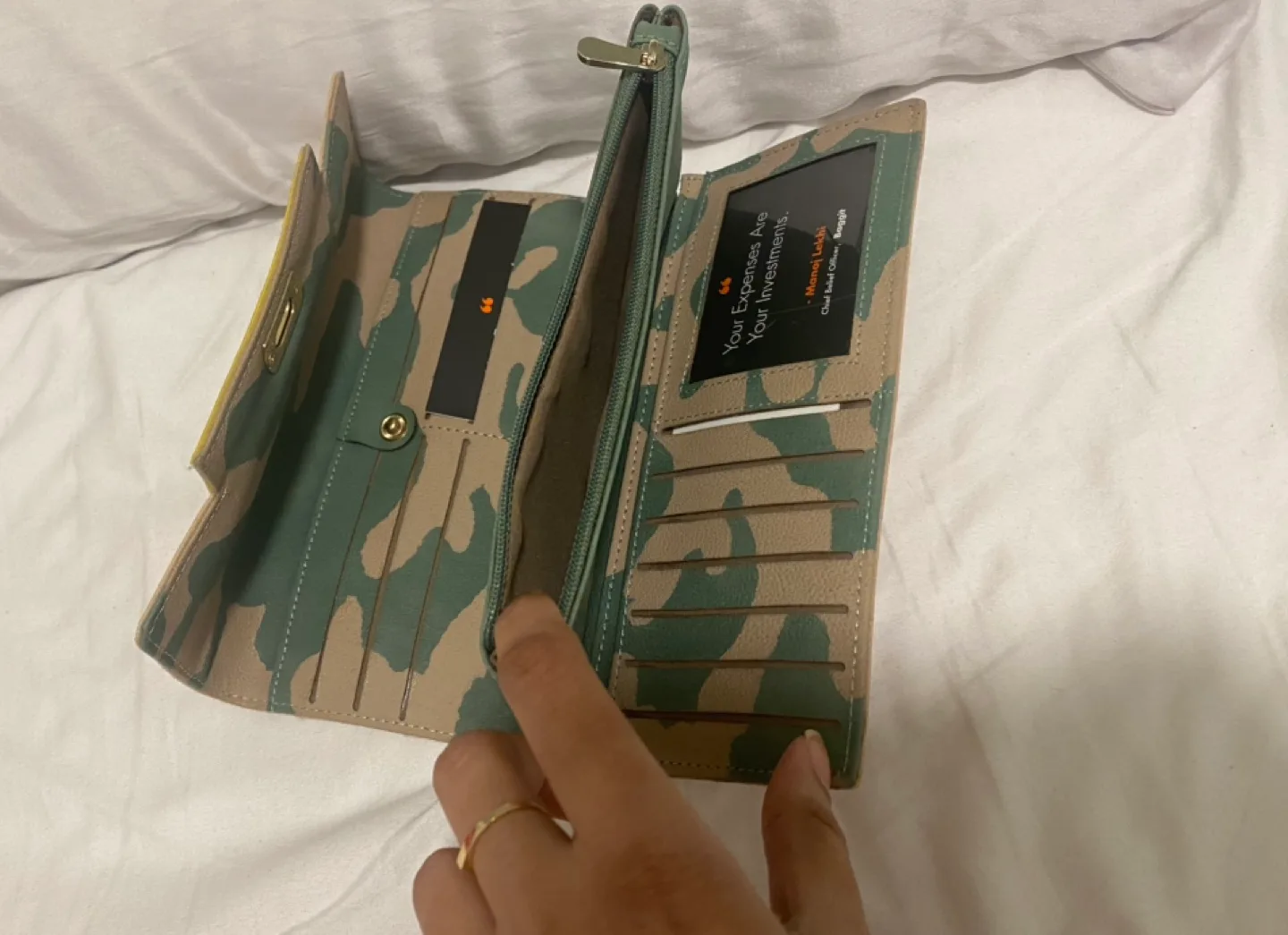 New Beige Wallet with several compartments image indicator(4)