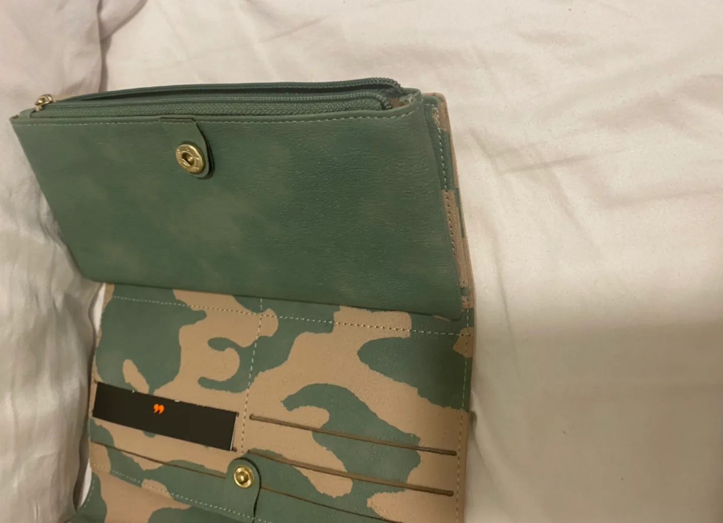 New Beige Wallet with several compartments image indicator(6)