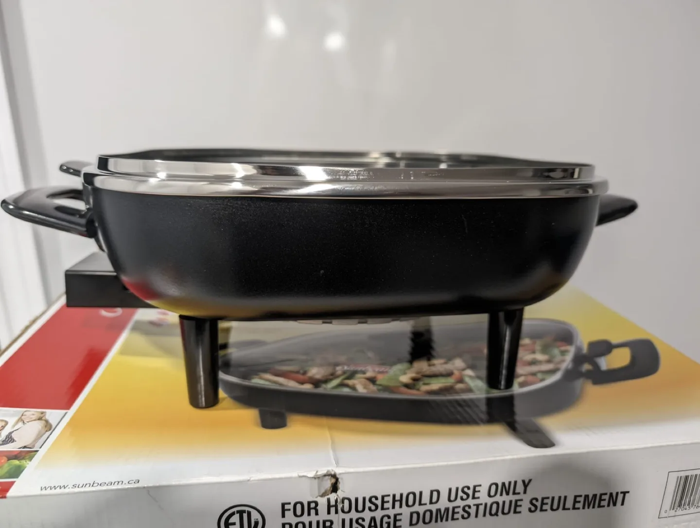Sunbeam 11" Electric Skillet image indicator(4)