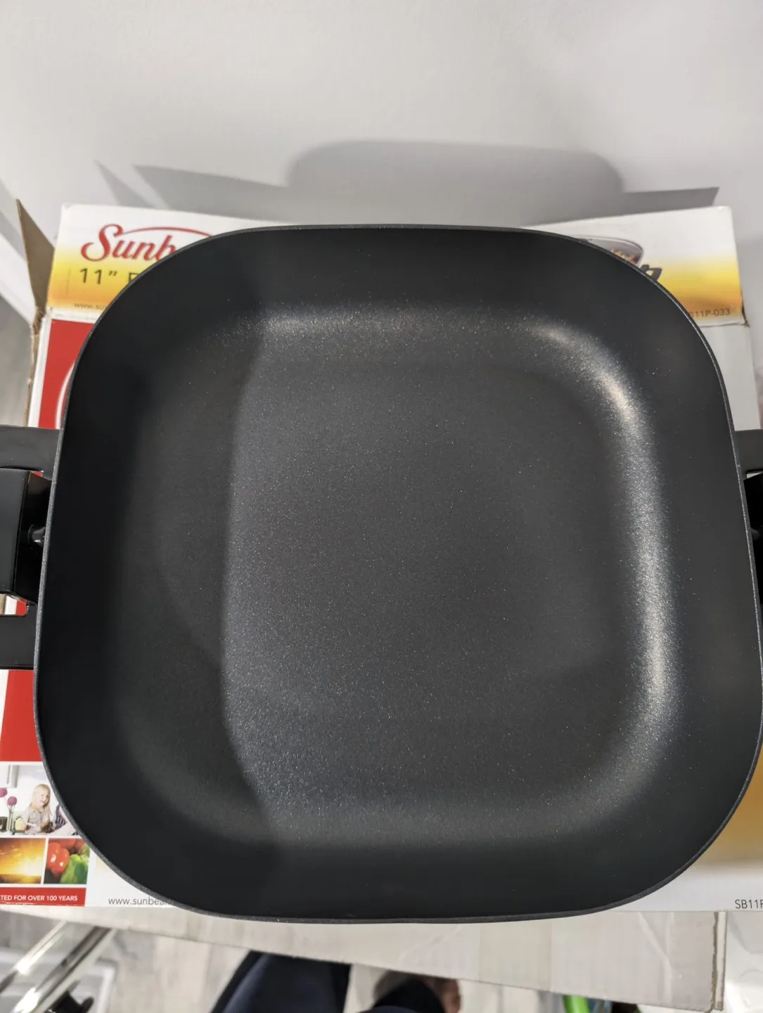 Sunbeam 11" Electric Skillet image indicator(7)