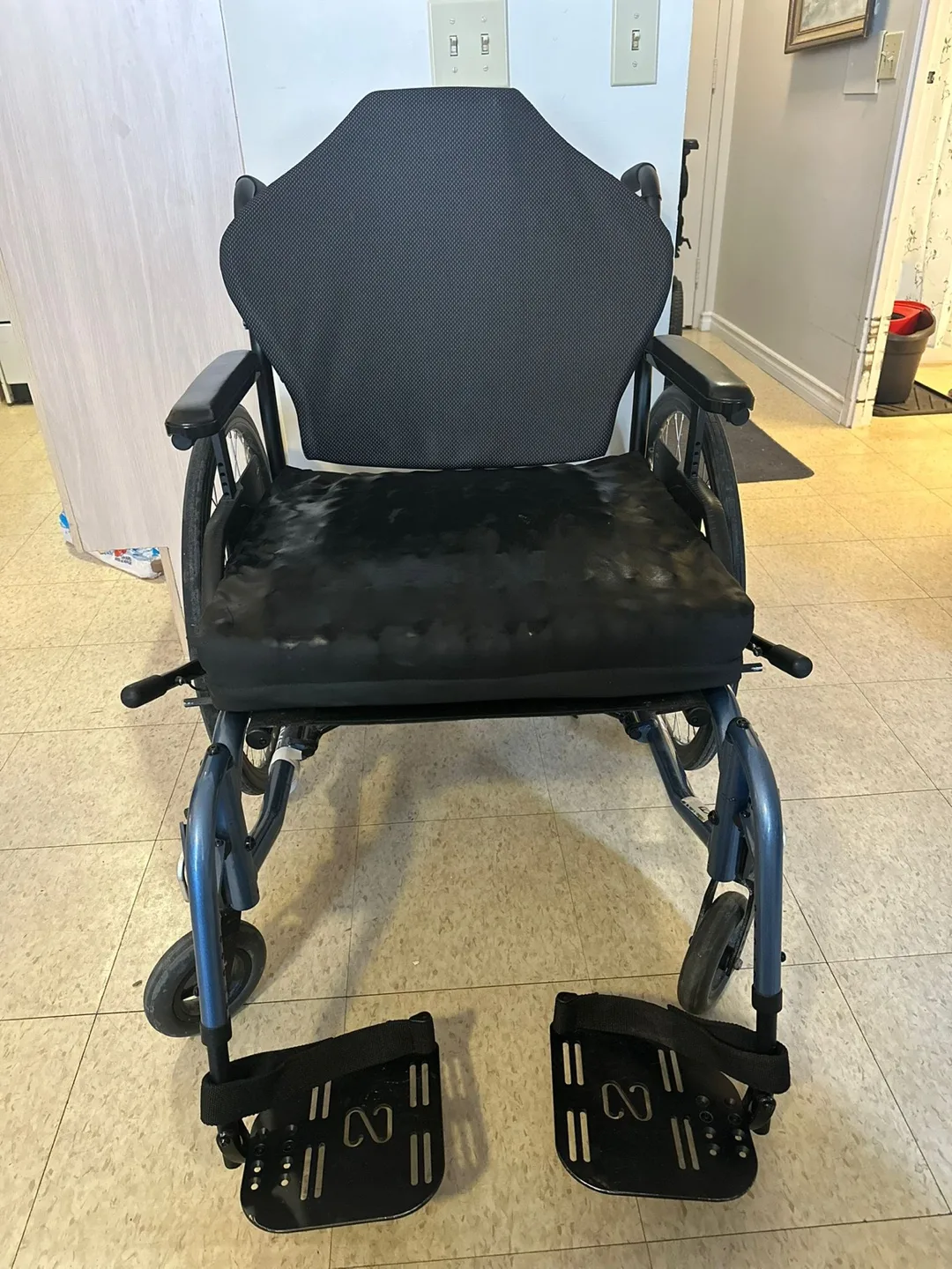 Agia Move Wheelchair - Bariatric with roho cushion image indicator(4)