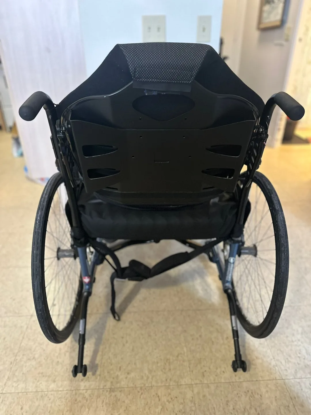 Agia Move Wheelchair - Bariatric with roho cushion image indicator(8)