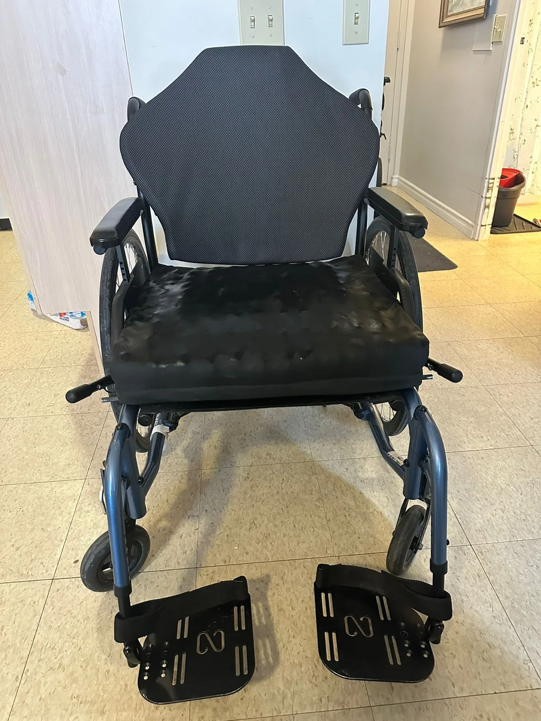 Agia Move Wheelchair - Bariatric with roho cushion image indicator(9)