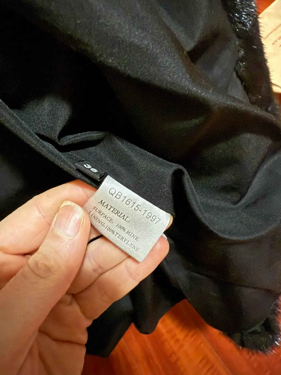 XS/S real mink short hooded jacket image indicator(6)