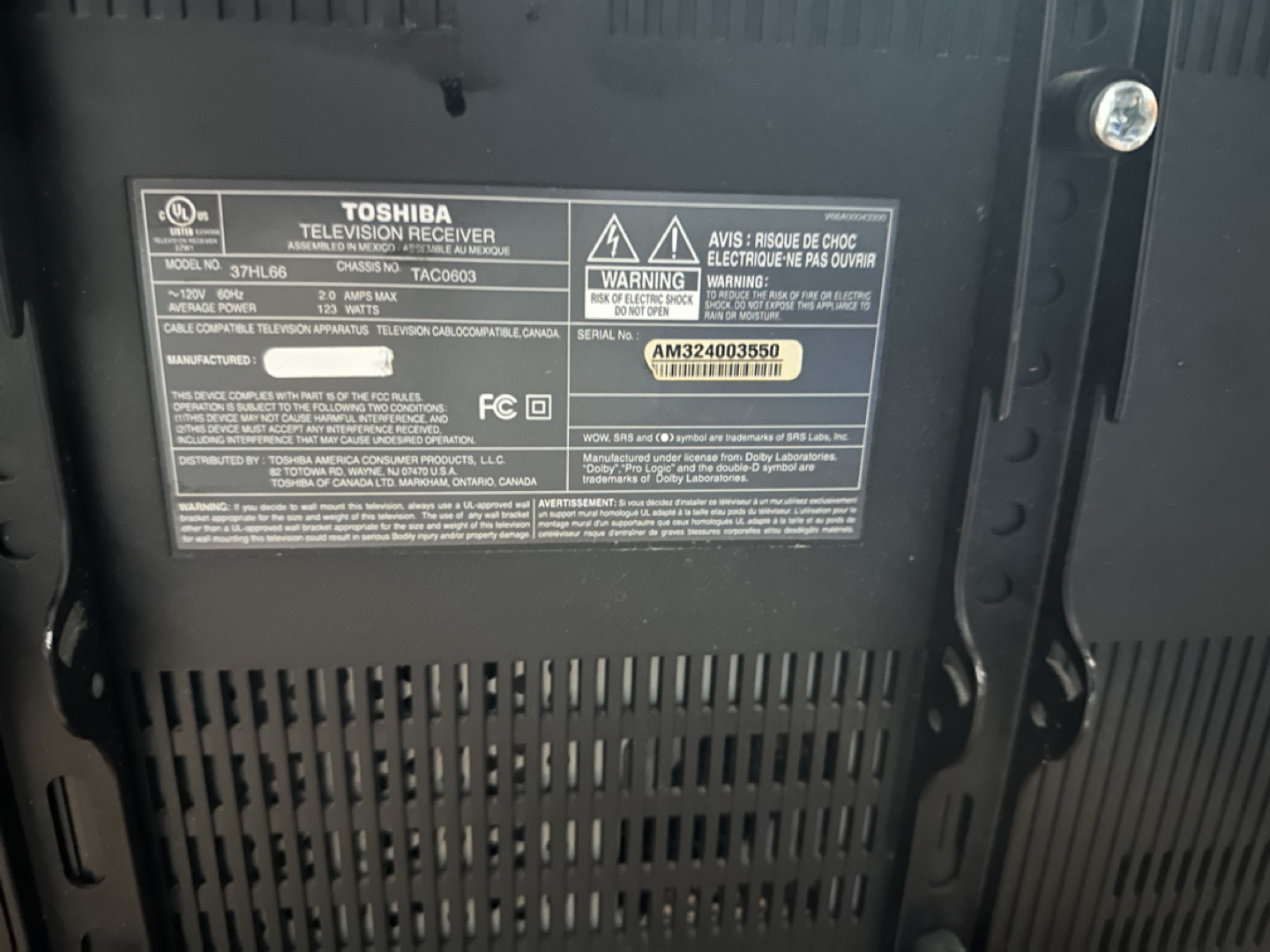 Toshiba 32 inch TV - For Parts or use - photo 2