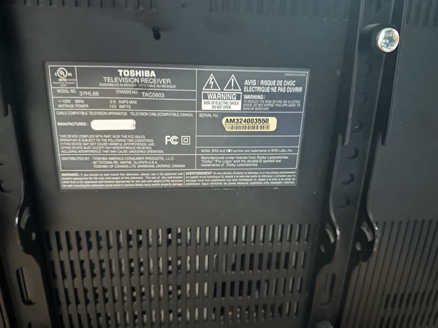 Toshiba 32 inch TV - For Parts or use image indicator(2)