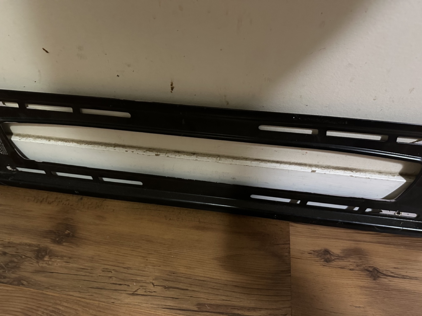 Toshiba 32 inch TV - For Parts or use - photo 4