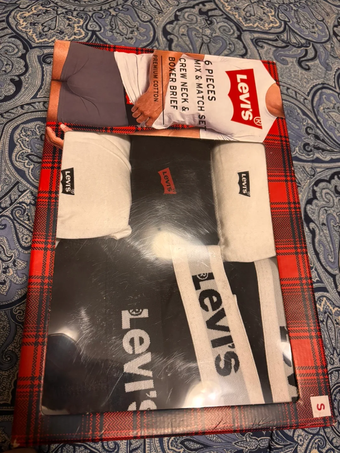 Levi's 6 Pack Underwear and T-Shirt Set image indicator(4)