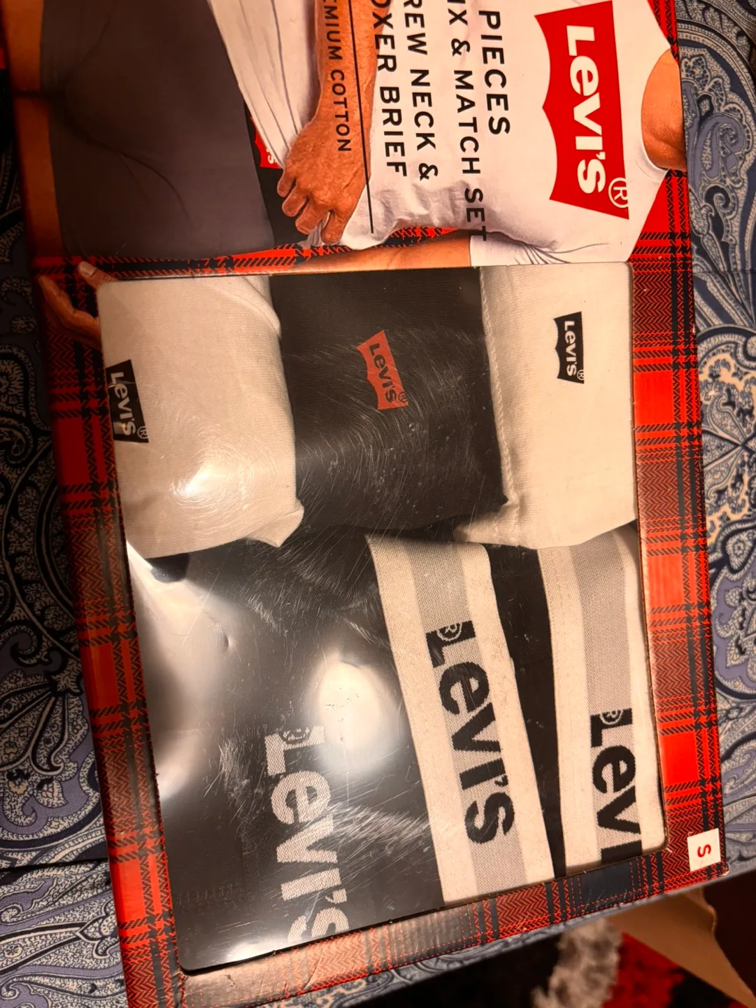 Levi's 6 Pack Underwear and T-Shirt Set image indicator(2)