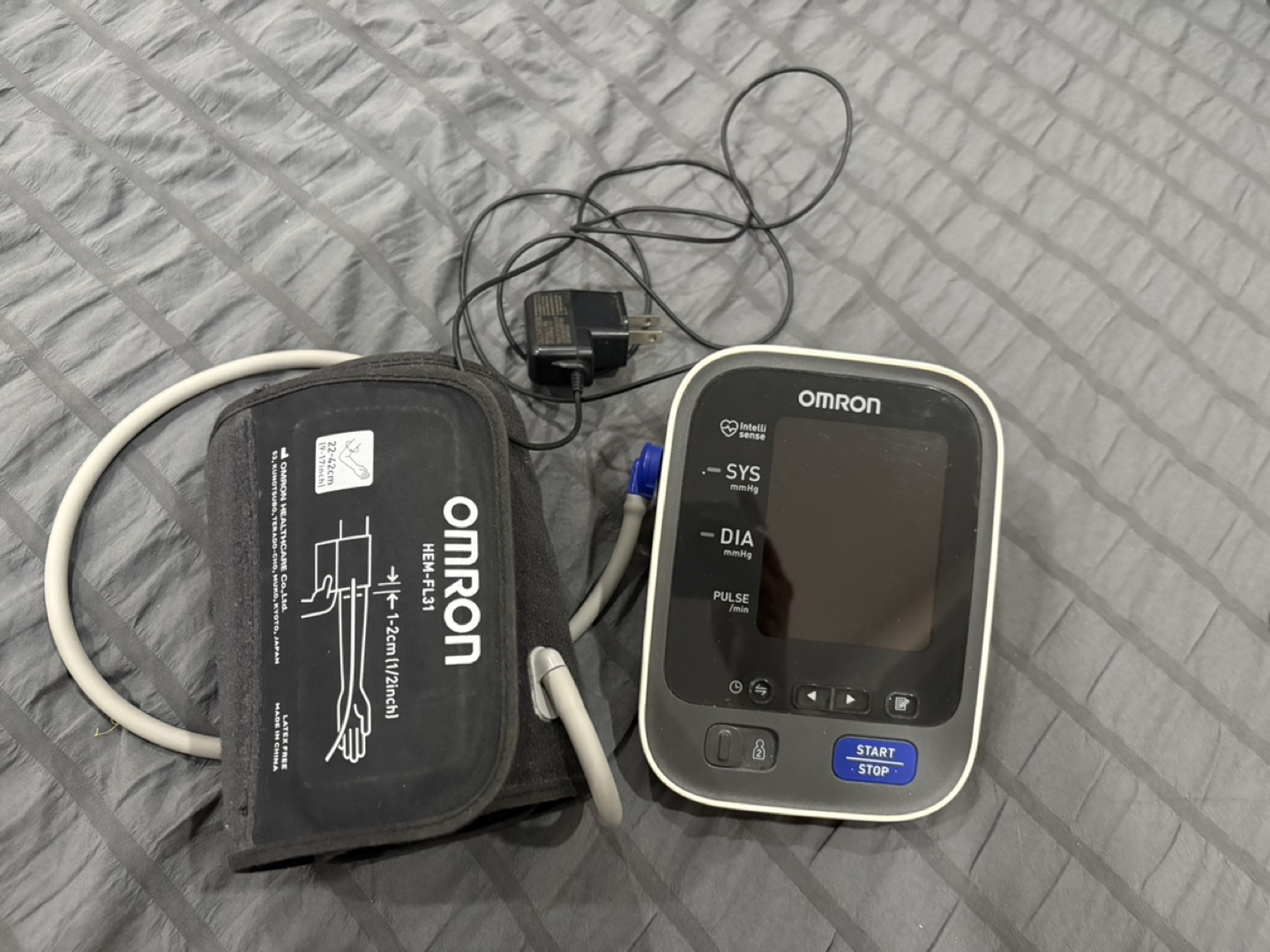 Omron HEM-7131 IntelliSense Blood Pressure Monitor