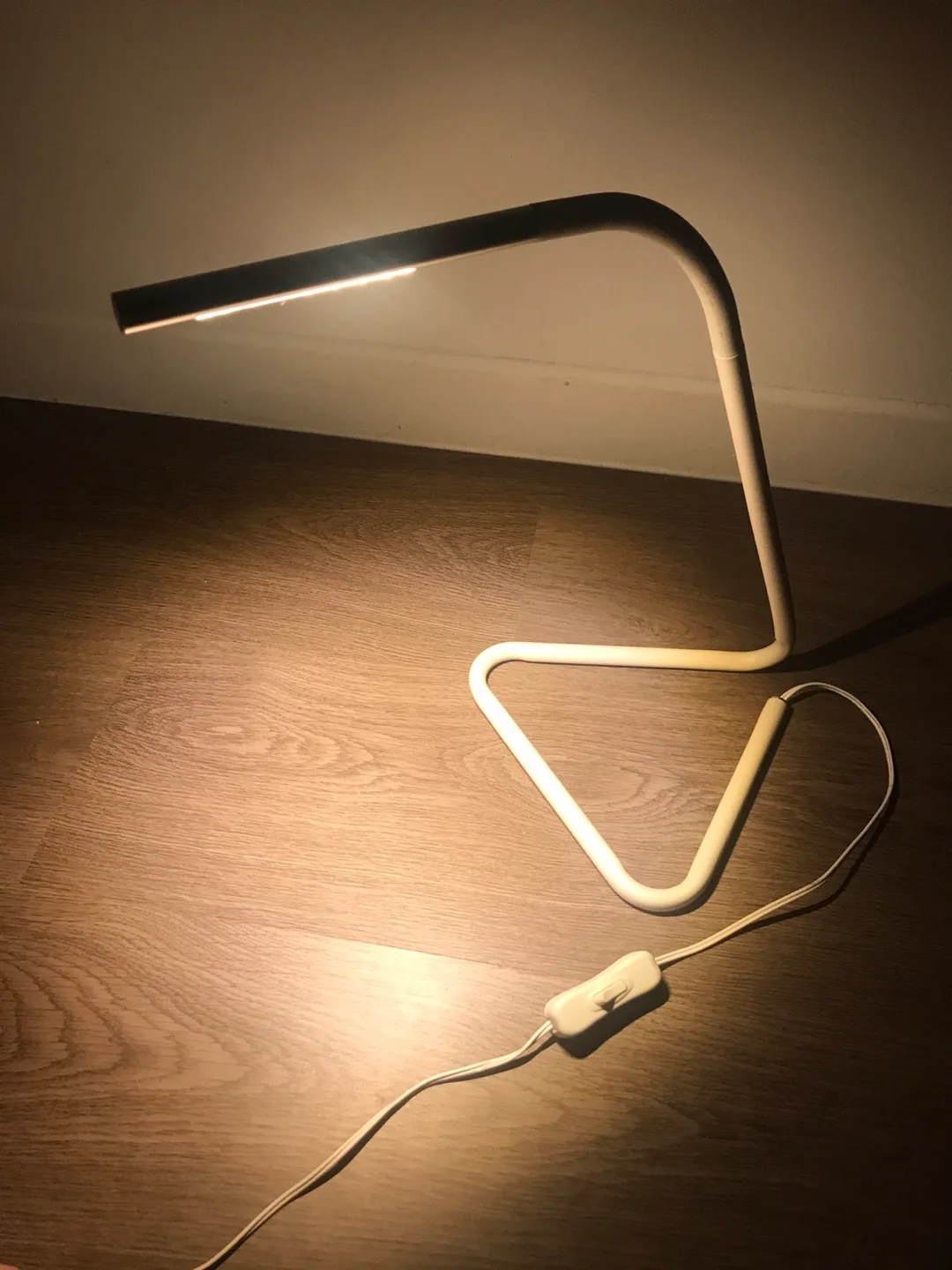 LED Desk Reading Lamp image indicator(2)
