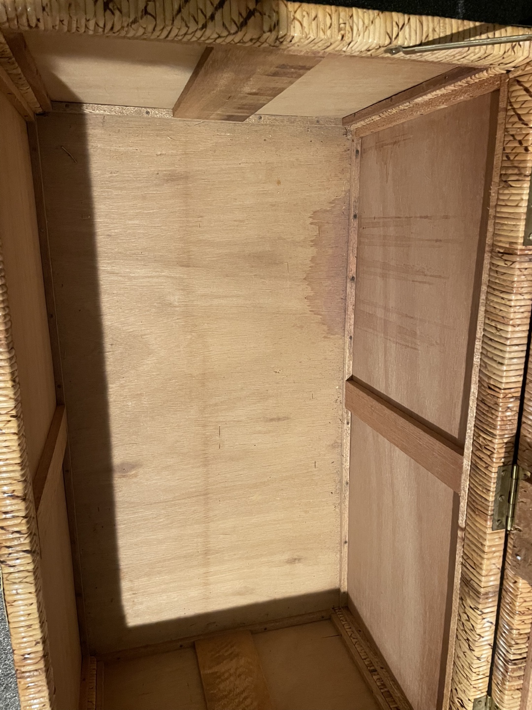 Vintage Chinoiserie Rattan and Reed Storage Trunk - photo 3