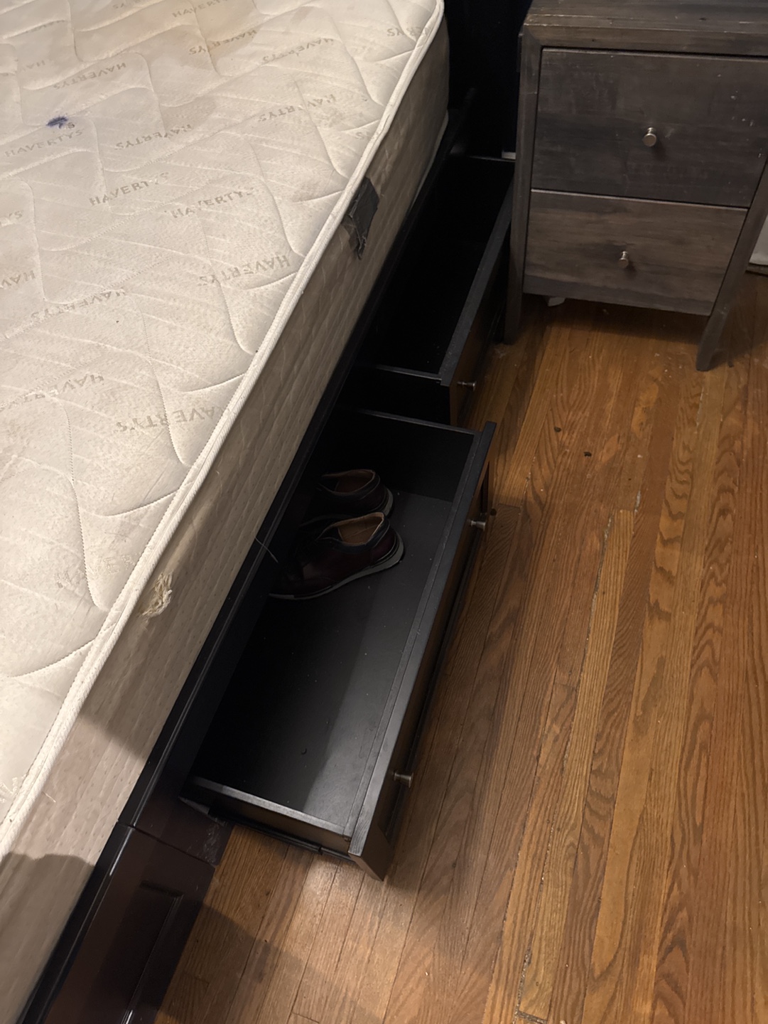 Solid maple Queen Platform Bed Frame with Storage - photo 3