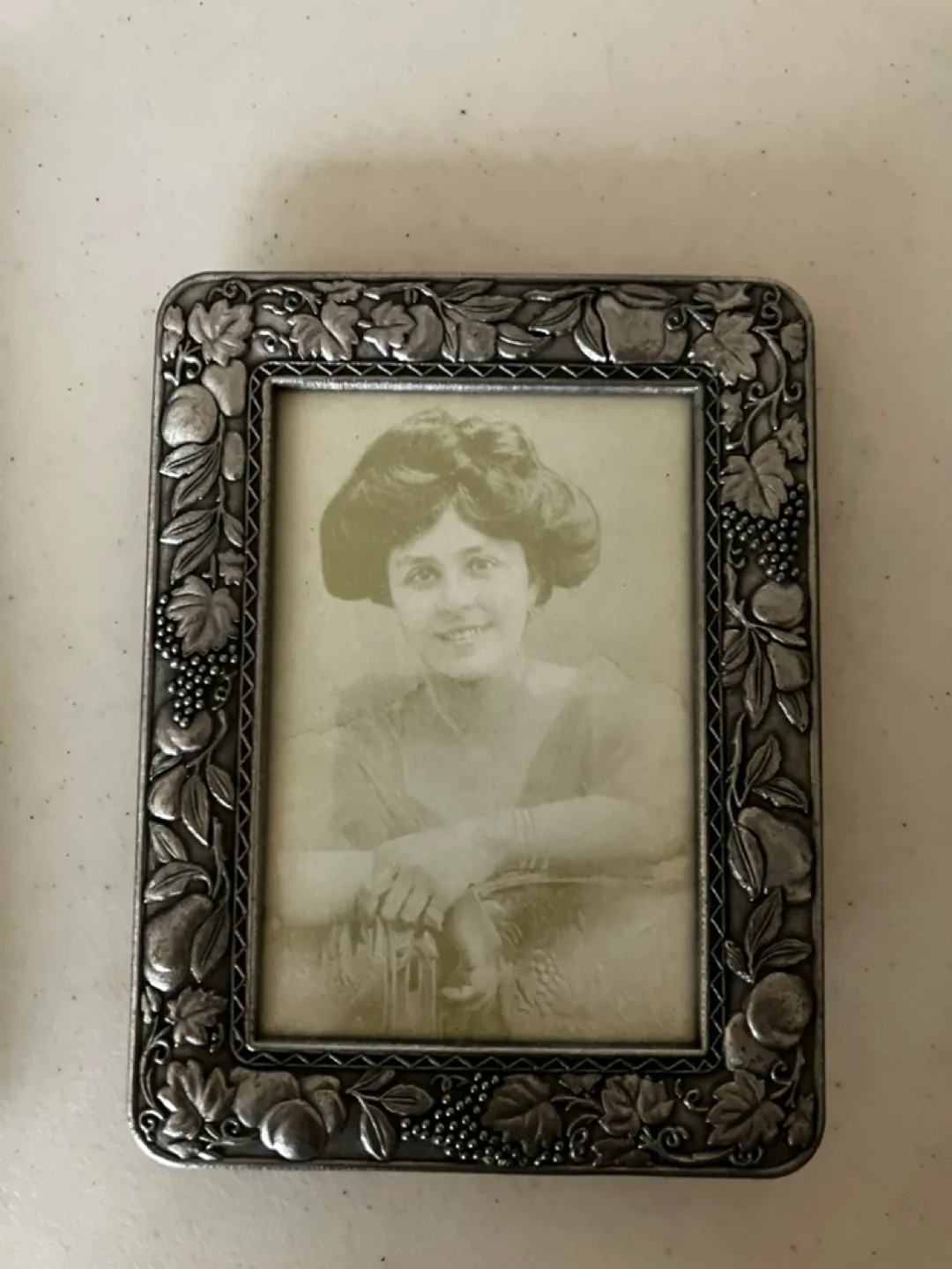 Set of 3 Ornate Picture Frames $6 for all image indicator(4)