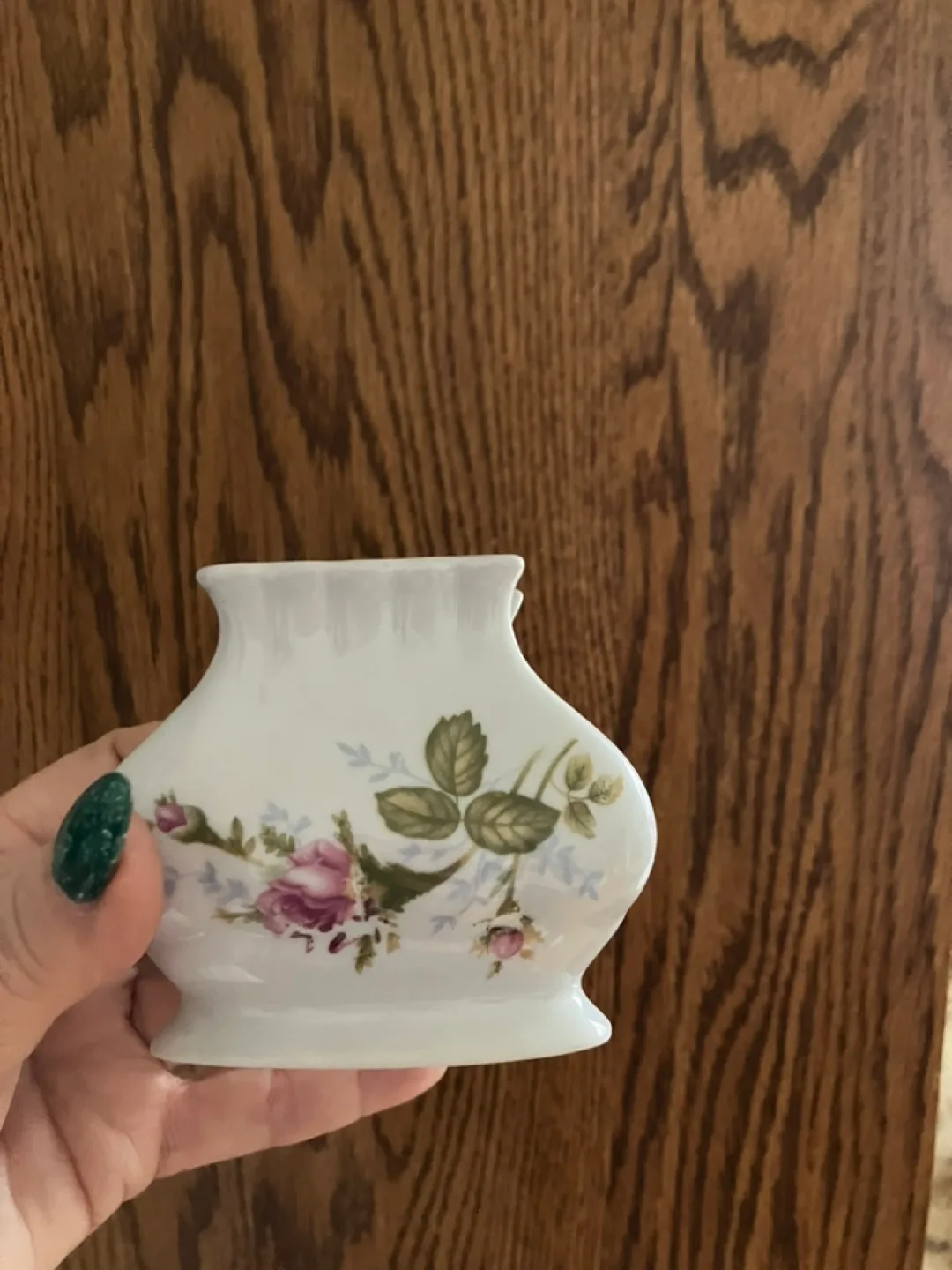 Vintage Porcelain Rose Pattern Vase Set image indicator(3)