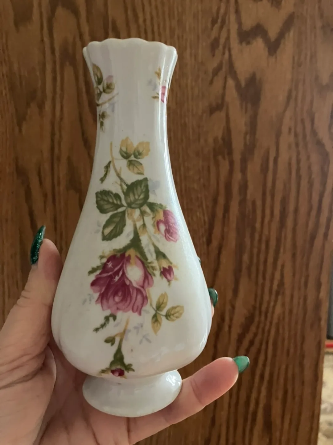 Vintage Porcelain Rose Pattern Vase Set image indicator(2)